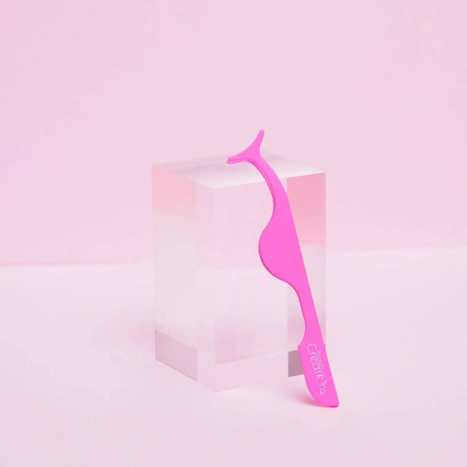BEAUTY CREATIONS HOT PINK EYELASH APPLICATOR - Image 3